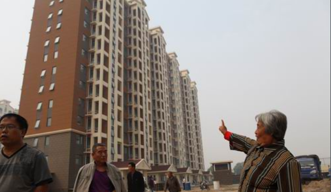 回遷房一般來說和同小區的商品房相比