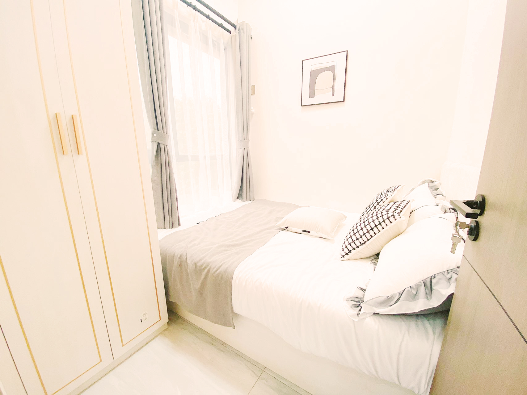 深圳石巖小產(chǎn)權(quán)房| 蔚藍(lán)花城 ，34.8萬/套